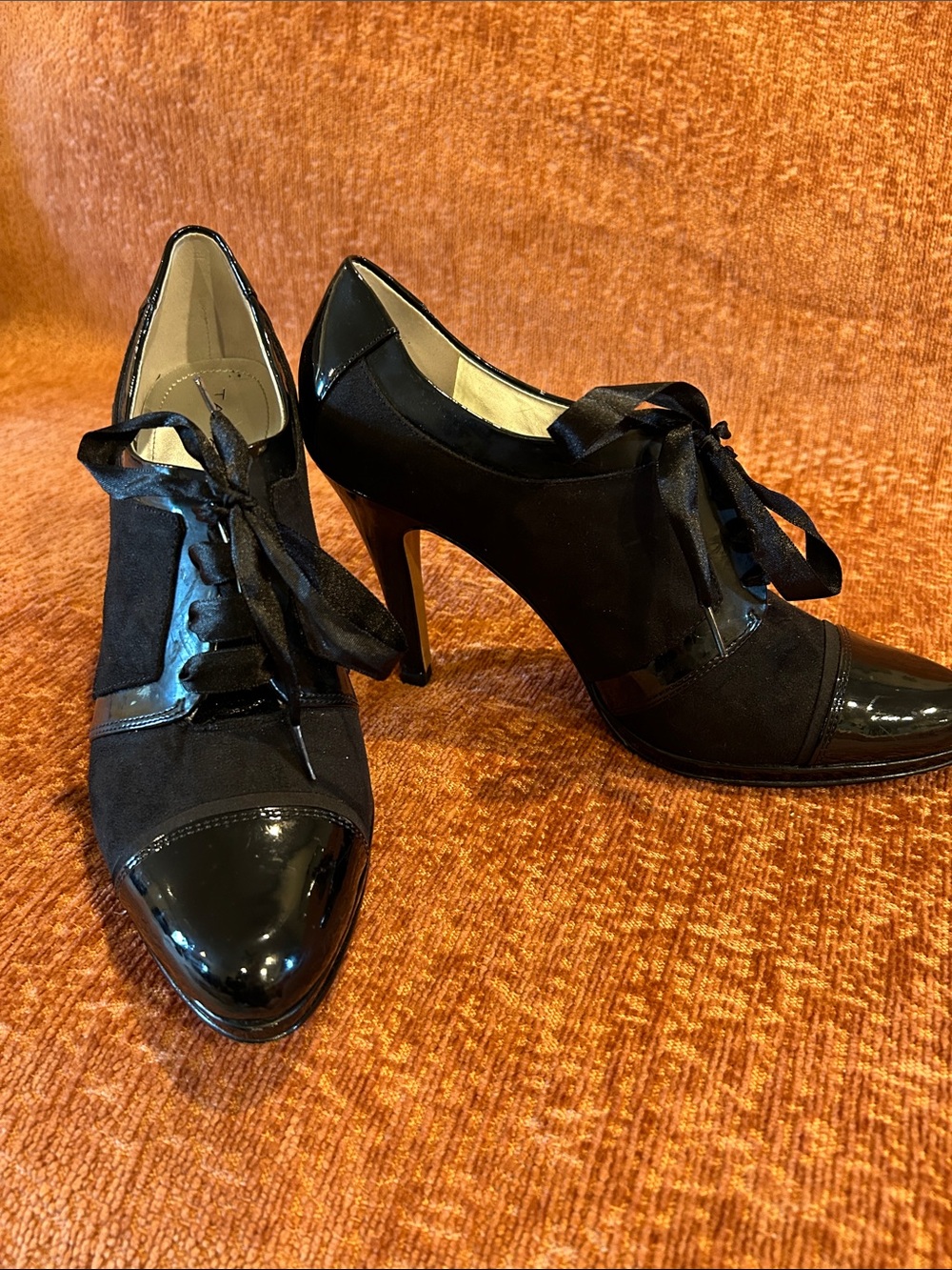 Tahari Larry Black Suede and Patent Leather Lace-Up Pointed Heels/Pumps -Size 9